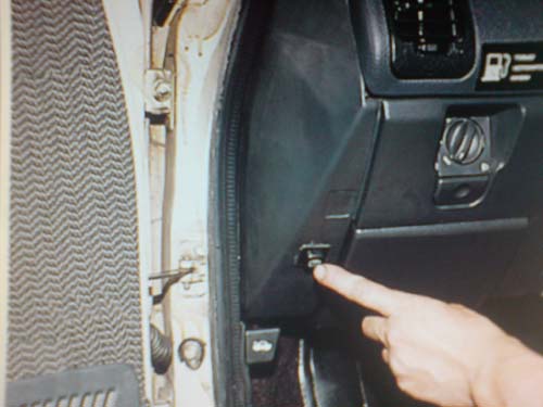 Установка электропривода отпирания замка багажника ВАЗ (ваз_11.JPG)